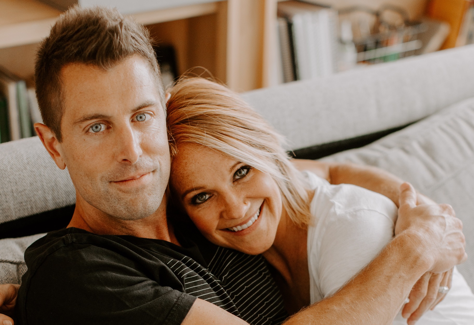 LISTEN Jeremy Camp and wife Adrienne release new worship album(04)